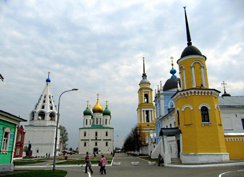 Наш паровоз вперед летел – в Коломне остановка!