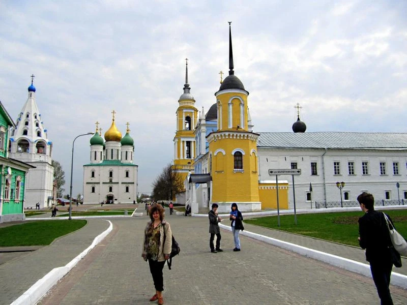 Коломна. Кремль. Соборная площадь