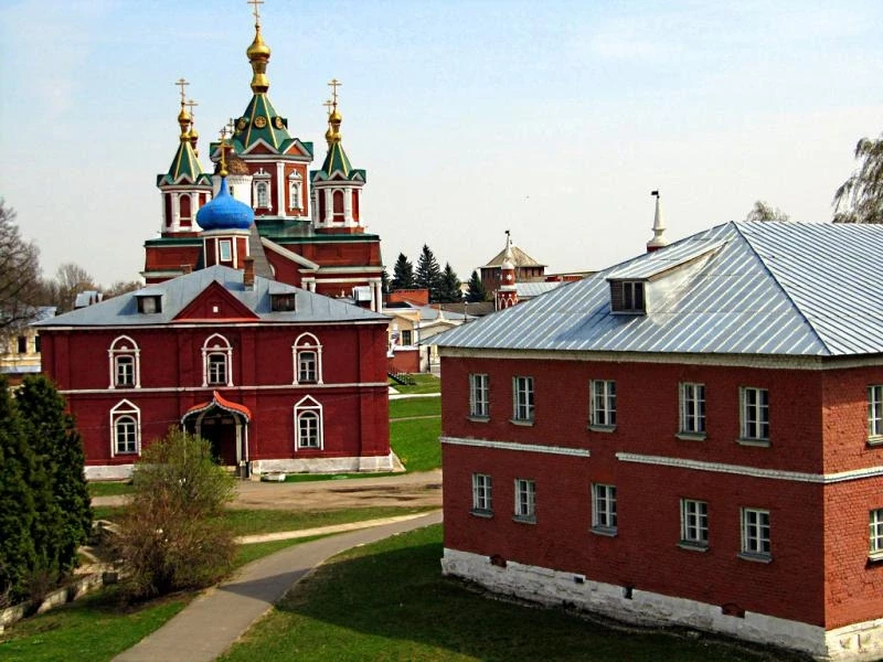 Коломна. Кремль. Брусенский монастырь. Крестовоздвиженский собор