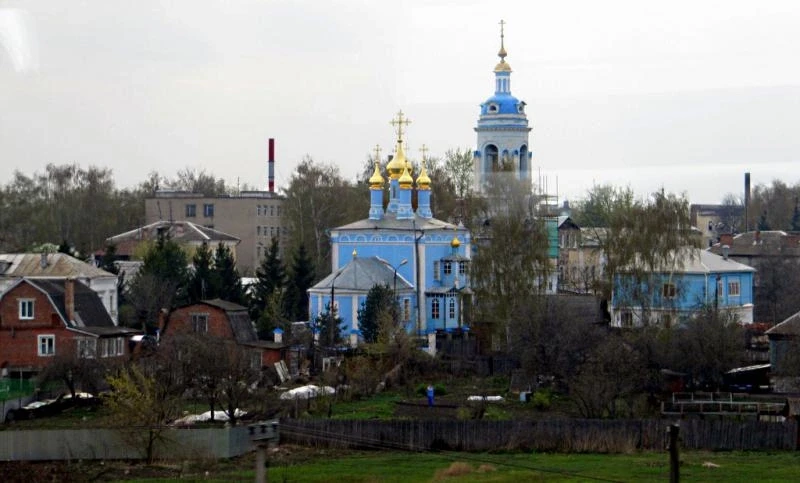 Коломна. Богоявленская церковь (фото из окна поезда)