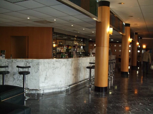 bar