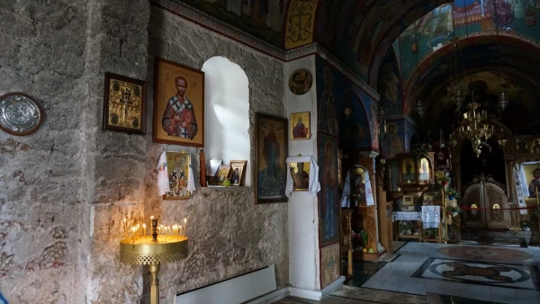 Монастырь Тврдош.