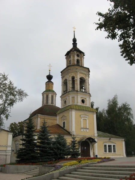 Это не церковь, а планетарий...!