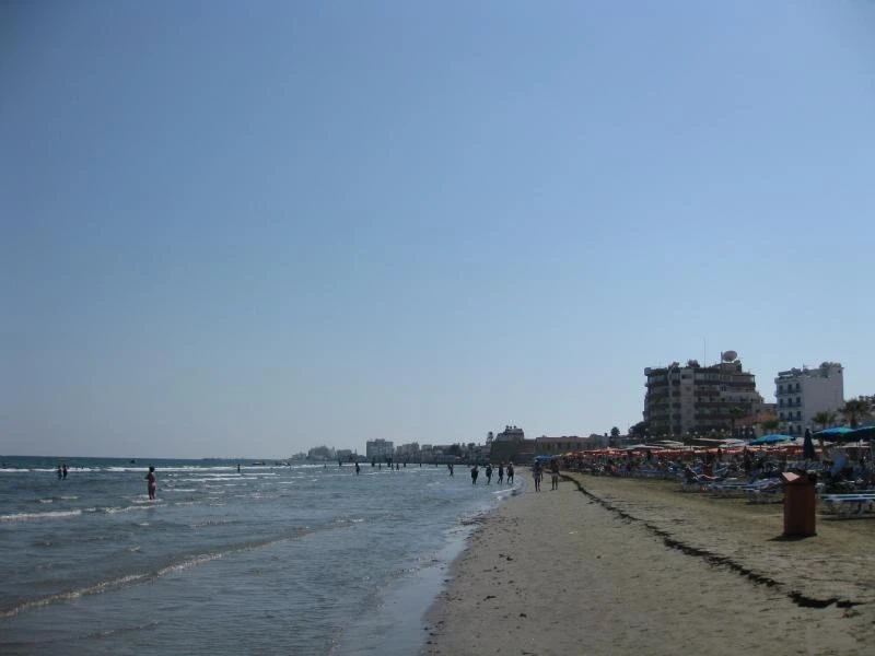 Полоса пляжа в Ларнаке