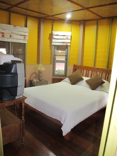 Coral Grand Resort (Sailor Cottage). Ko Tao