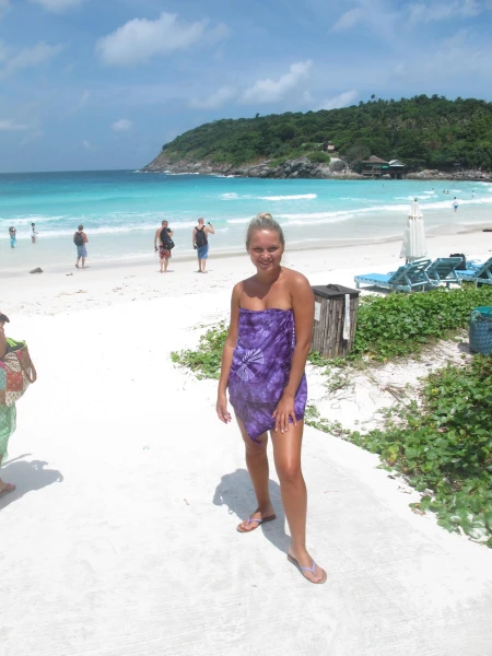 Raya Island