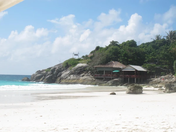 Raya Island