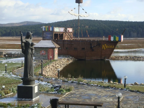 Оранта и Юнона