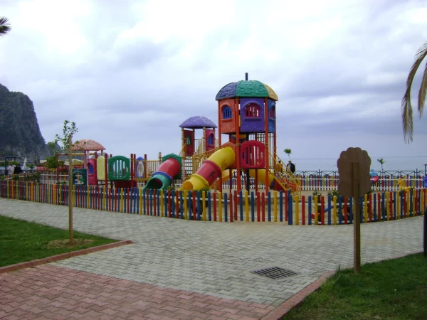 около площади Дамлаташ