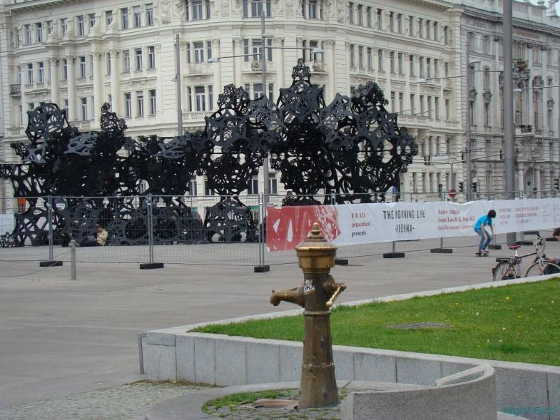 Шварценбергплац