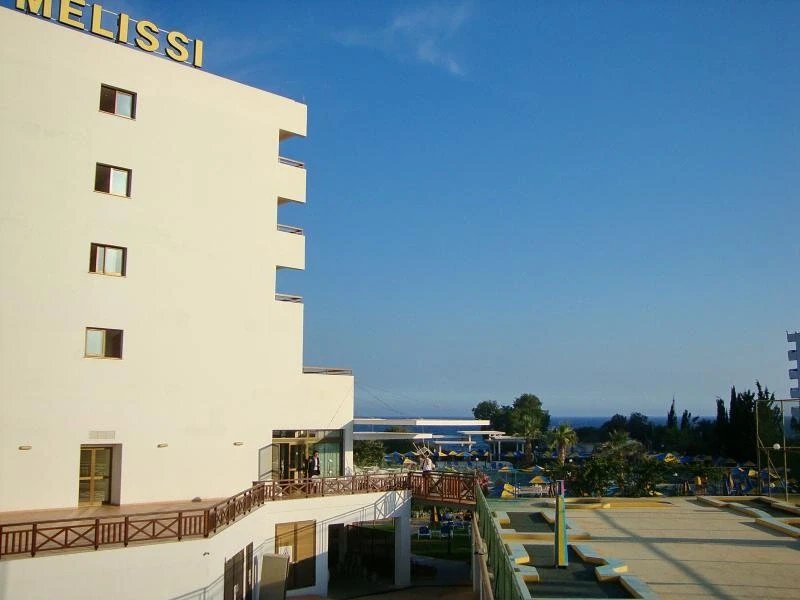 Отель  Melissi Beach 4* с улицы