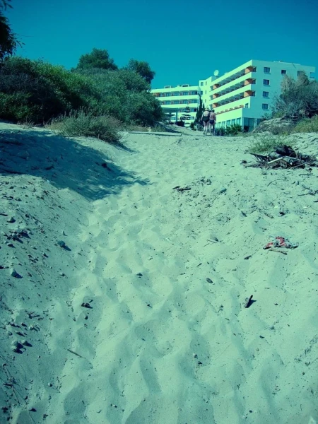 Безобразный спуск на пляж от отеля   Melissi Beach 4*