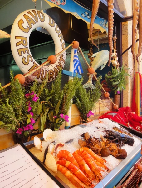 Море морепродуктов . Набережная Ретимно,