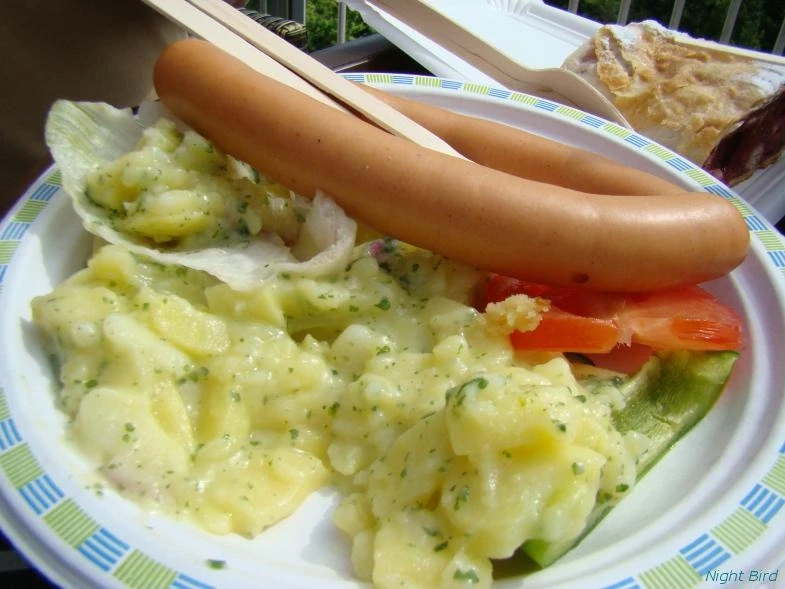 Еще венские сосиски с картофельным салатом. Каленберг