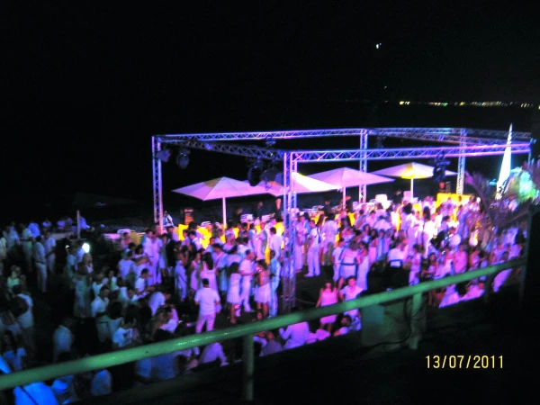"White party" в Ницце