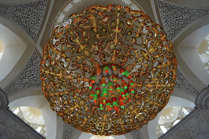 Люстры в мечети (их семь) 
