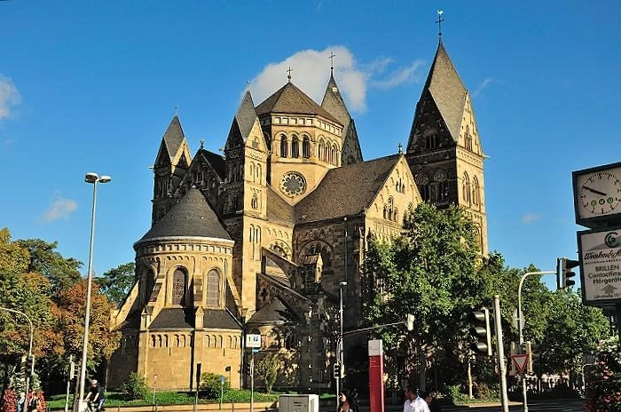 Церковь Herz Jesu Kirche