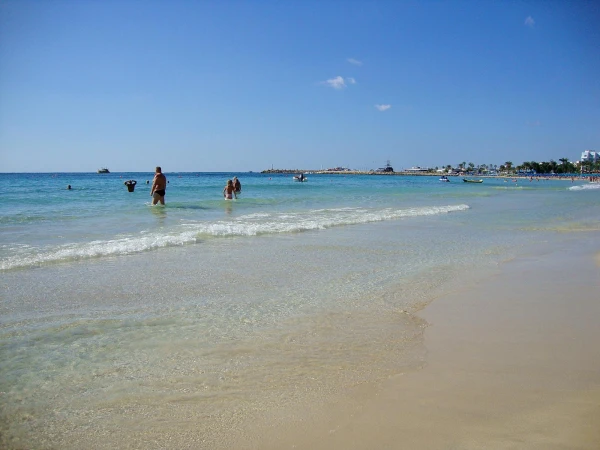 Айя Напа. Бухта GRECIAN