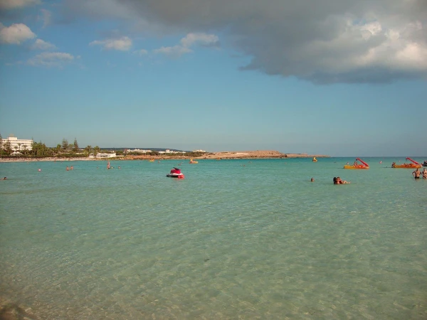 Айя Напа. Nissi Beach