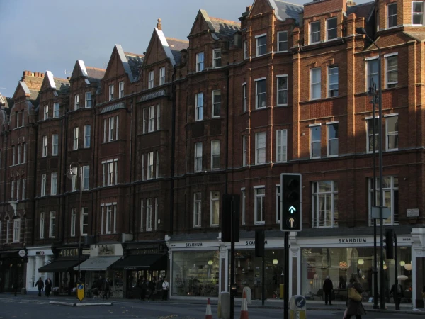 дорога в светлое будущее- по пути  к Harrods !