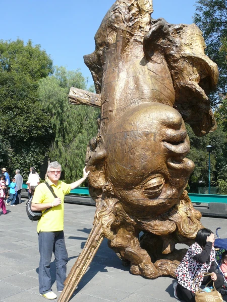 на входе в музей