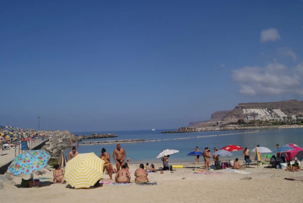Playa de los Amalores, канарские красавицы