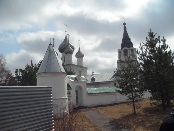 В Нерехте женский монастырь.
