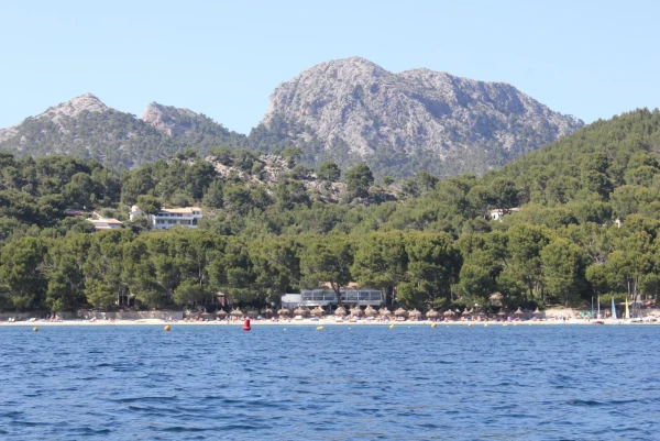 Пляж Форментор со стороны моря
