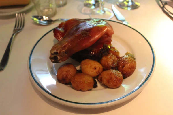 Молочный поросенок на шоу Son Amar. Ничего подобного не пробовала