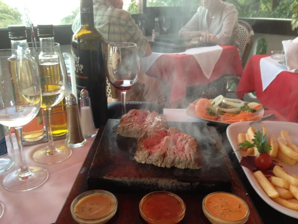 Мясо на камне
