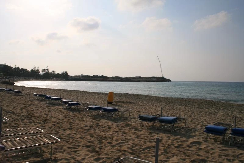 пляж Nissi Beach ранним утром