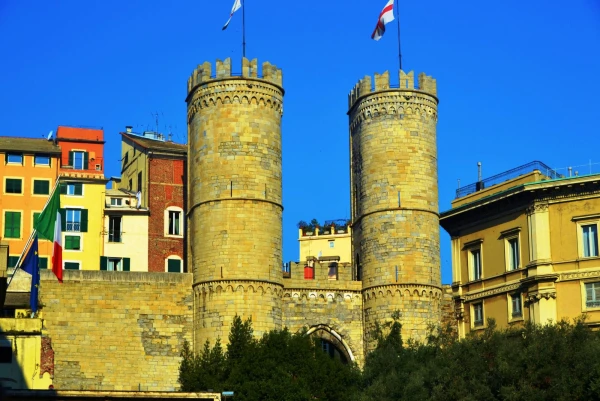 Ворота старого города Porto Soprana 