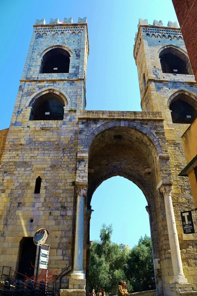 Ворота старого города Porto Soprana 