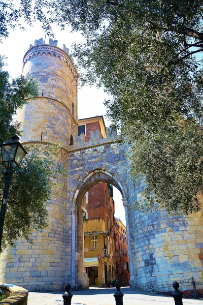 Ворота старого города Porto Soprana 