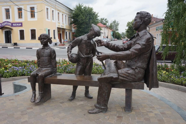 Памятник Николаю Жукову