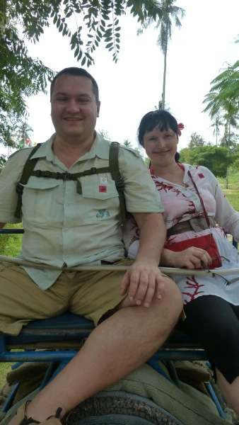 Верхом на слоне)