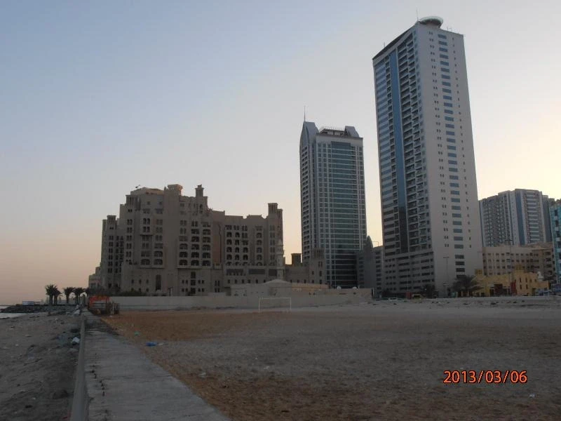 вид отелей Ajman Palace и Tulip Inn 2