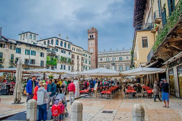 На площади piazza Erbe