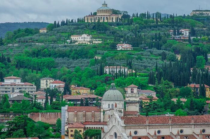 Вид со смотровой площадки Башни Ламберти (Torre dei Lamberti)