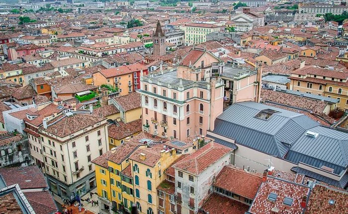 Вид со смотровой площадки Башни Ламберти (Torre dei Lamberti)