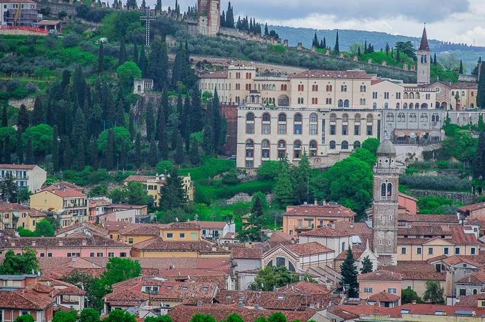 Вид со смотровой площадки Башни Ламберти (Torre dei Lamberti)