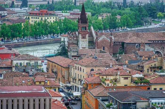 Вид со смотровой площадки Башни Ламберти (Torre dei Lamberti)