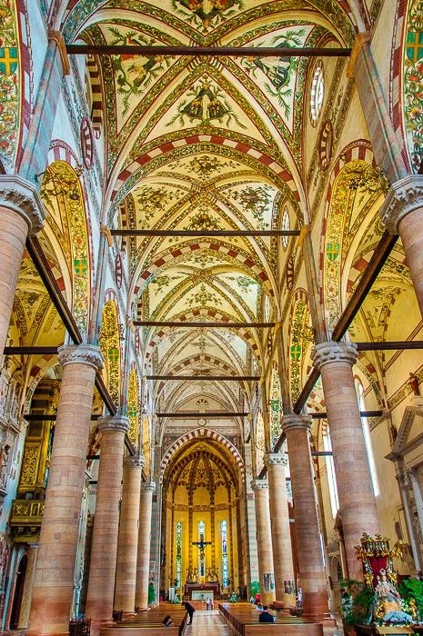 Церковь святой Анастасии (Chiesa di Santa Anastasia)