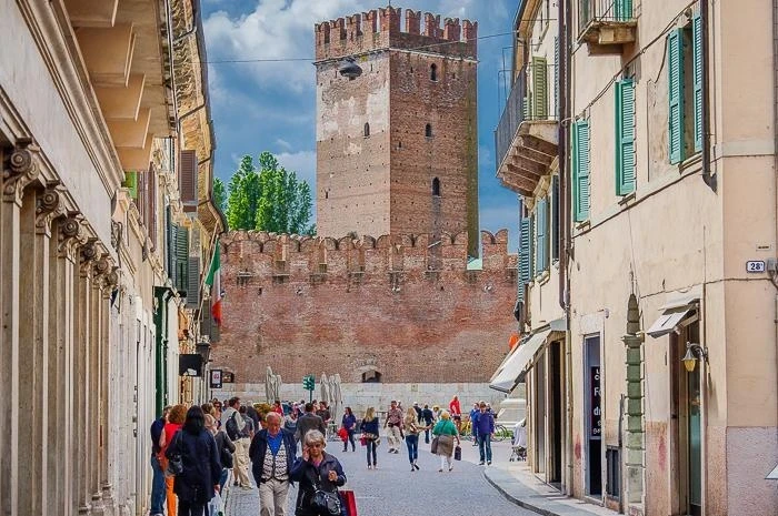 Крепость Кастельвеккьо (Castelvecchio)
