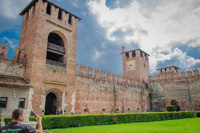 Крепость Кастельвеккьо (Castelvecchio)