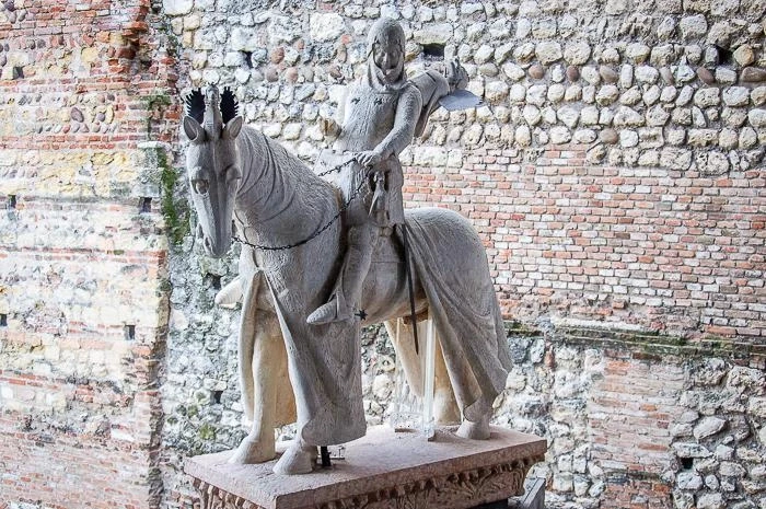 Крепость Кастельвеккьо (Castelvecchio)