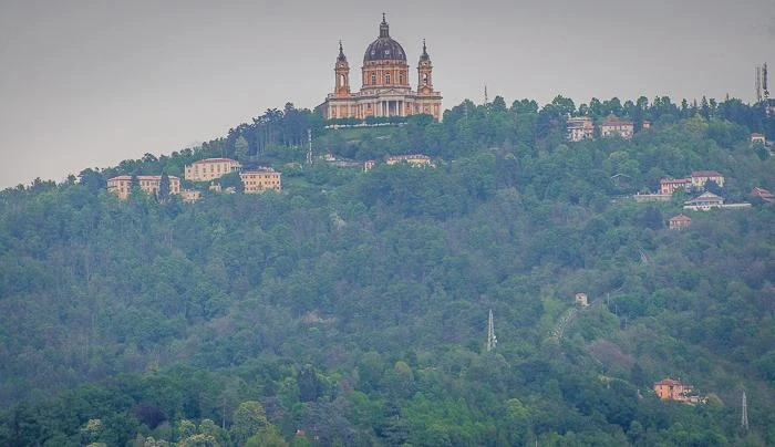 Вид на Турин со смотровой площадки Моле Антонеллиана (Mole Antonelliana) 