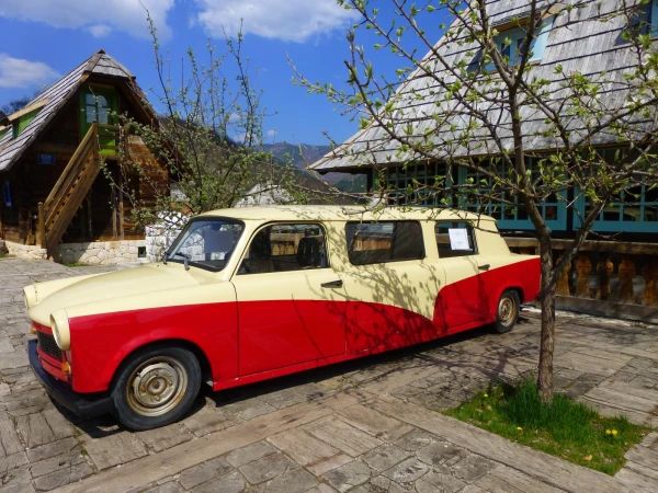 Автомобиль из вильма " Завет"