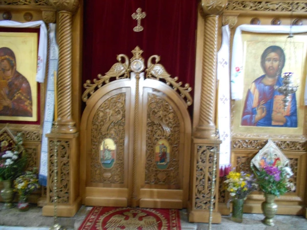 Иконастас в церкви монастыря Тврдош