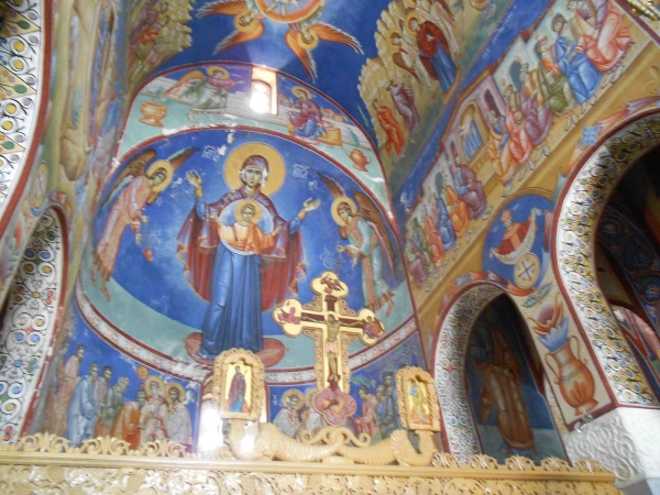 В церкови в Герцеговинской Грачанице